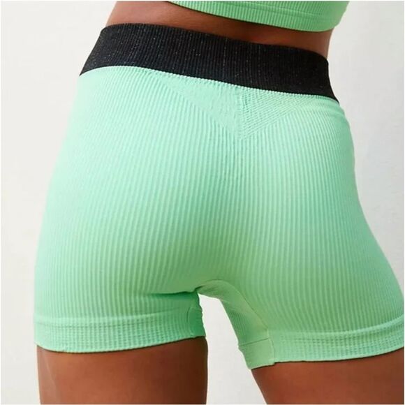 NWT Free People Movement Seamless Shorts in Fresh Cut M/L - Picture 2 of 7